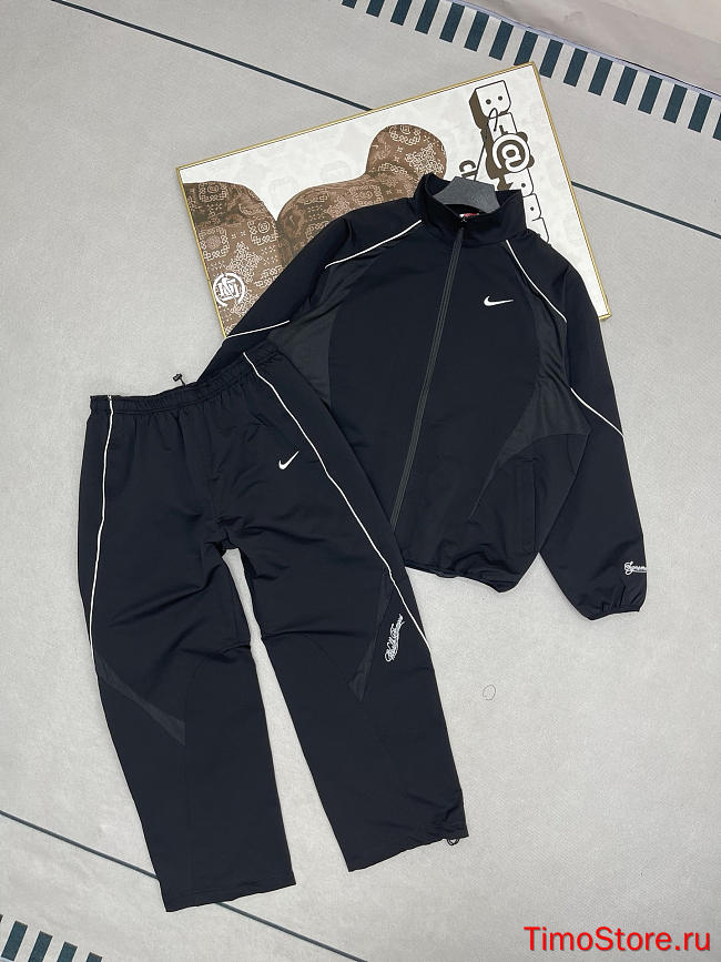 nike & supreme suit black  - 1