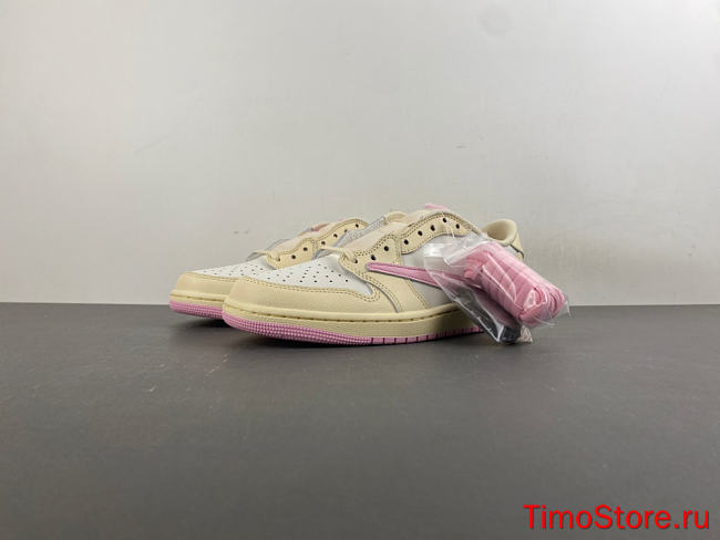 Air Jordan 1 Low OG x Travis Scott  Shy Pink IQ7604-100 - 1